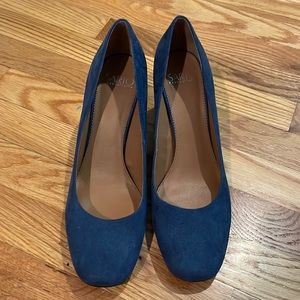 Franco Sarto Pumps Blue Suede Block Heel Round Toe. Heel height 3”. Size 11